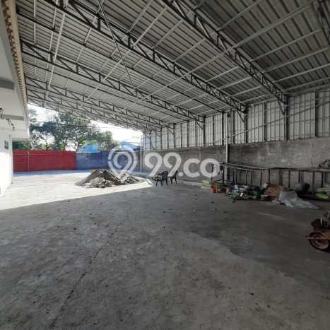 AREA KOMERSIAL! Gudang Disewakan di Gamping, Luas 365m², Jalan Utama, Siap Bisnis AREA KOMERSIAL! Gudang Disewakan di Gamping, Luas 365m², Jalan Utama, Siap Bisnis