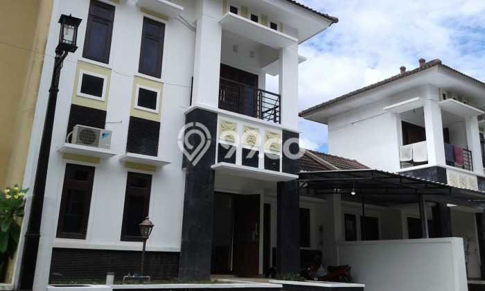 LOKASI STRATEGIS! Rumah kawasan Mlati, Akses ke Stasiun, 2 KM, LT 123m² Bangunan 90m² LOKASI STRATEGIS! Rumah kawasan Mlati, Akses ke Stasiun, 2 KM, LT 123m² Bangunan 90m²