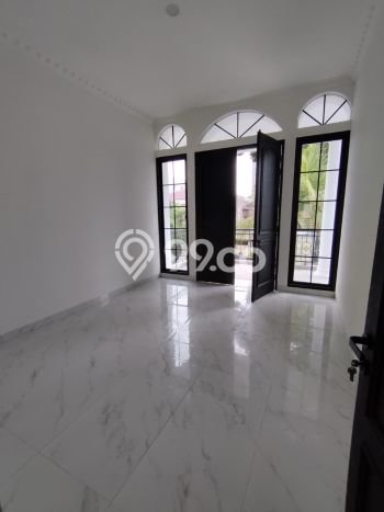 Disewakan! Rumah 5 Kamar Tidur &
4 Kamar Mandi di Setiabudi, Jakarta Selatan Disewakan! Rumah 5 Kamar Tidur &
4 Kamar Mandi di Setiabudi, Jakarta Selatan