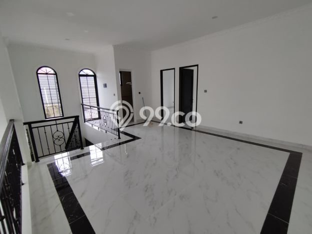 Disewakan! Rumah 5 Kamar Tidur &
4 Kamar Mandi di Setiabudi, Jakarta Selatan Disewakan! Rumah 5 Kamar Tidur &
4 Kamar Mandi di Setiabudi, Jakarta Selatan