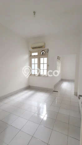 Dijual Rumah Luas Elegan Dengan View Cantik di Warung Buncit, Jakarta Selatan Dijual Rumah Luas Elegan Dengan View Cantik di Warung Buncit, Jakarta Selatan