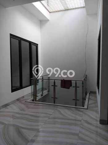 Rumah Luxury Modern Siap Huni di Puri Indah Jakarta Barat Rumah Luxury Modern Siap Huni di Puri Indah Jakarta Barat