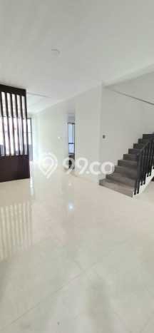 Rumah Elit Modern Siap Huni di Puri Indah Jakarta Barat Rumah Elit Modern Siap Huni di Puri Indah Jakarta Barat