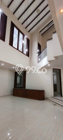 Jarang Ada! Rumah Sewa 4 Kamar Bagus Siap Huni Puri Indah Jarang Ada! Rumah Sewa 4 Kamar Bagus Siap Huni Puri Indah