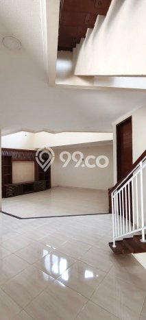 Ready to Use! Premium House LT 234m2 Desain Elegan di Puri Indah Ready to Use! Premium House LT 234m2 Desain Elegan di Puri Indah