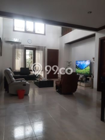 Siap Huni Rumah Mewah 5 Kamar di Mampang Prapatan Dekat ke Mana Pun Siap Huni Rumah Mewah 5 Kamar di Mampang Prapatan Dekat ke Mana Pun