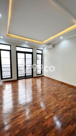 Rumah Eksklusif Siap Huni LT 176m2 di Kebayoran Baru, Jakarta Selatan Rumah Eksklusif Siap Huni LT 176m2 di Kebayoran Baru, Jakarta Selatan