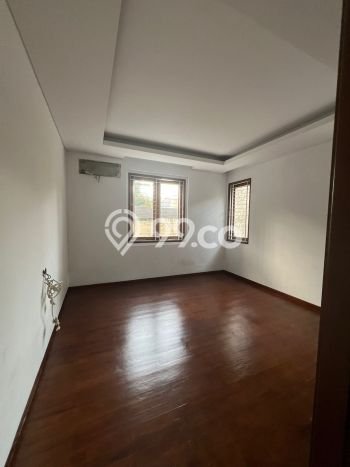 Rumah Luxury Modern Siap Huni di Villa Meruya Jakarta Barat Rumah Luxury Modern Siap Huni di Villa Meruya Jakarta Barat