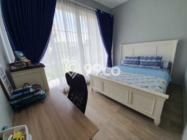 Rumah Mewah LB 296m2 Siap Huni Desain Elegan di BSD Kencana Loka, Tangerang Rumah Mewah LB 296m2 Siap Huni Desain Elegan di BSD Kencana Loka, Tangerang