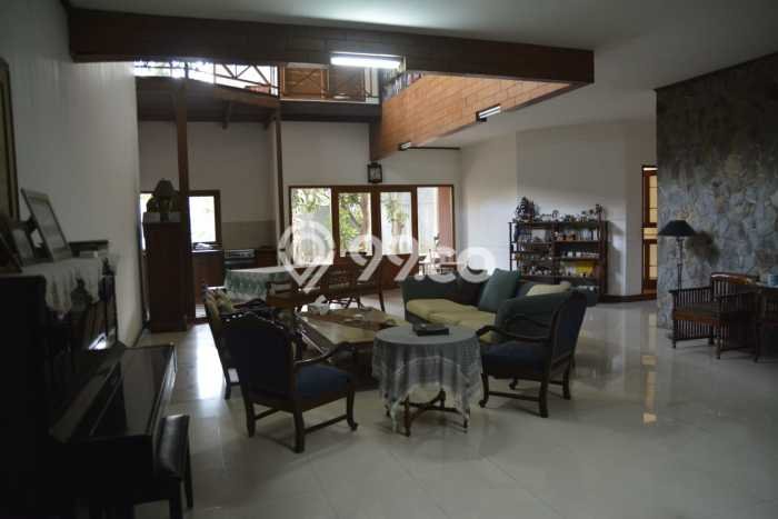 For Sale! Luxury House LT 1011m2 Desain Elegan di Villa Melati Mas For Sale! Luxury House LT 1011m2 Desain Elegan di Villa Melati Mas