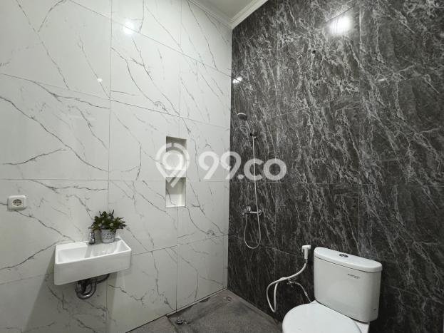Dijual Cepat Rumah dengan Luas Tanah 200m² dan Luas Bangunan 200m² di Area BSD Delatinos, Tangerang Dijual Cepat Rumah dengan Luas Tanah 200m² dan Luas Bangunan 200m² di Area BSD Delatinos, Tangerang