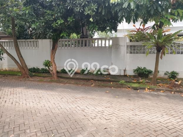 For Sale Rumah 5 Kamar Lokasi Ideal Bagus dan Strategis di Serpong Utara For Sale Rumah 5 Kamar Lokasi Ideal Bagus dan Strategis di Serpong Utara