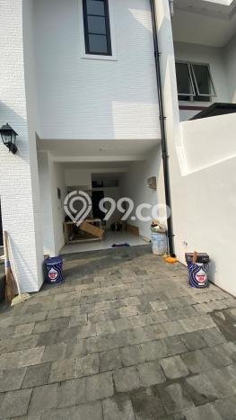 Rumah Luxury Modern Tanpa Renovasi di BSD Puspita Loka Tangerang Rumah Luxury Modern Tanpa Renovasi di BSD Puspita Loka Tangerang