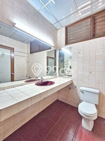Ready to Use! Luxury House LT 300m2 Desain Modern di Pondok Indah Ready to Use! Luxury House LT 300m2 Desain Modern di Pondok Indah