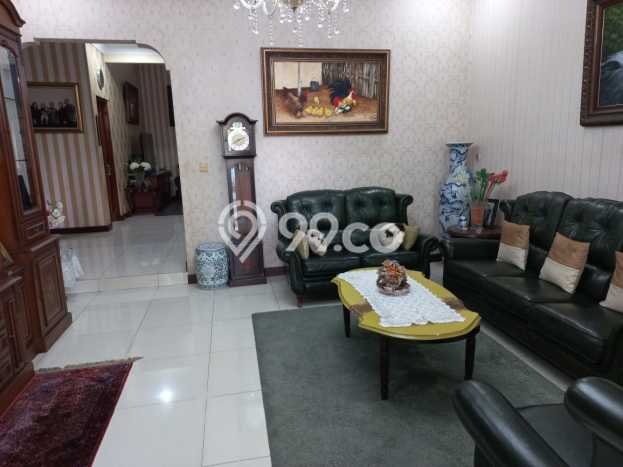 Hunian Mewah LB 400m2 Siap Huni Desain Elegan di Bintaro, Jakarta Selatan Hunian Mewah LB 400m2 Siap Huni Desain Elegan di Bintaro, Jakarta Selatan