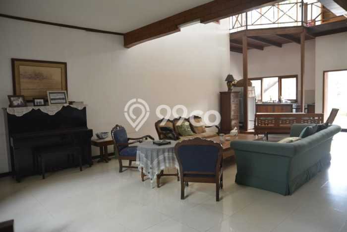 For Sale! Luxury House LT 1011m2 Desain Elegan di Villa Melati Mas For Sale! Luxury House LT 1011m2 Desain Elegan di Villa Melati Mas