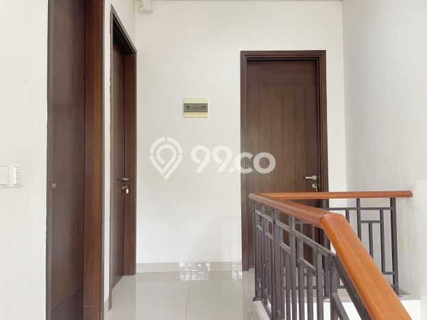 Hunian Elit LB 130m2 Siap Huni Desain Elegan di BSD, Tangerang Hunian Elit LB 130m2 Siap Huni Desain Elegan di BSD, Tangerang