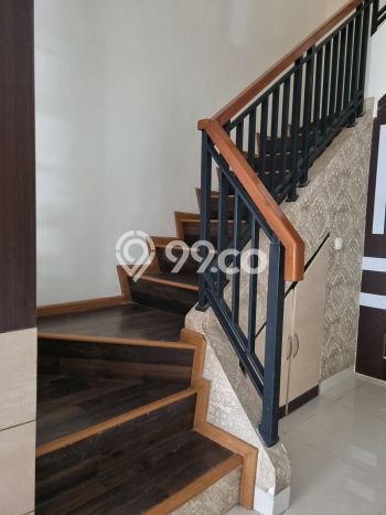 Rumah kawasan BSD Taman Provence, Tangerang, Luas 216m² LB 350m² Rumah kawasan BSD Taman Provence, Tangerang, Luas 216m² LB 350m²