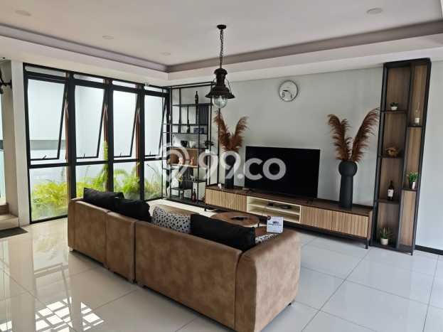 Ready to Use! Luxury House LT 210m2 Desain Modern di Pasteur Ready to Use! Luxury House LT 210m2 Desain Modern di Pasteur