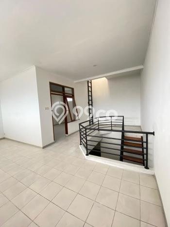 Rumah Modern 3 KT LT 98m2 di Taman Holis Indah Rumah Modern 3 KT LT 98m2 di Taman Holis Indah