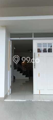 Rumah Modern 4 KT di Kota Baru Parahyangan Bandung Semi Furnished Rumah Modern 4 KT di Kota Baru Parahyangan Bandung Semi Furnished
