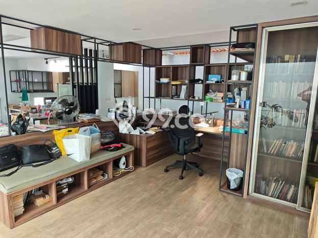 Ready to Use! Luxury House LT 210m2 Desain Modern di Pasteur Ready to Use! Luxury House LT 210m2 Desain Modern di Pasteur
