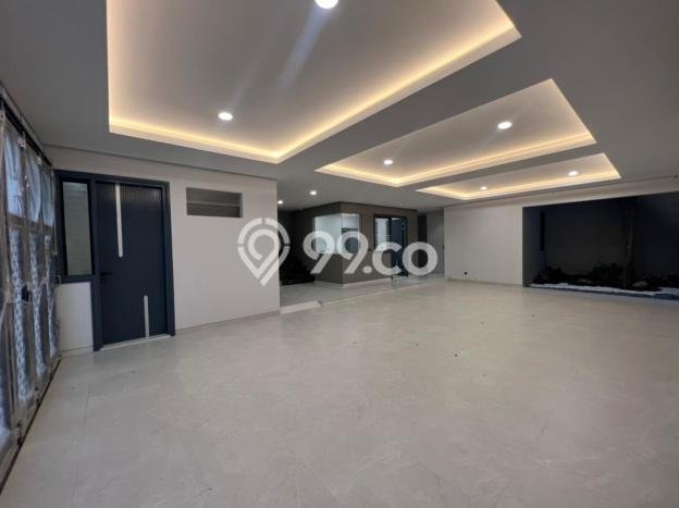 Ready to Use! Premium House LT 250m2 Desain Elegan di Surabaya Kota Ready to Use! Premium House LT 250m2 Desain Elegan di Surabaya Kota
