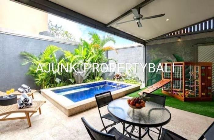 Rumah Mewah LB 180m2 Siap Pakai Desain Elegan di Kerobokan, Badung Rumah Mewah LB 180m2 Siap Pakai Desain Elegan di Kerobokan, Badung