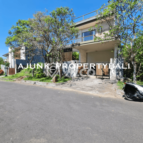 For Sale Vila Kawasan , Luas 220m2m², Lingkungan Asri For Sale Vila Kawasan , Luas 220m2m², Lingkungan Asri