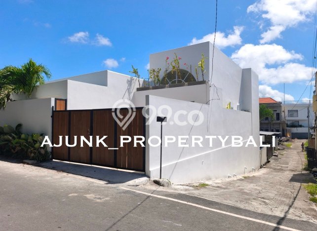 Vila Premium Kawasan , Luas 255m2m², Area Nyaman Vila Premium Kawasan , Luas 255m2m², Area Nyaman