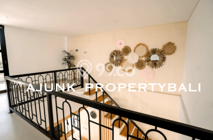 Vila di , Luas 300m2m², Lokasi Strategis Vila di , Luas 300m2m², Lokasi Strategis