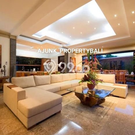 Rumah Luxury Modern Siap Huni di Seminyak Badung Rumah Luxury Modern Siap Huni di Seminyak Badung