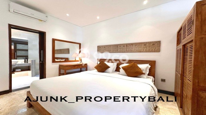 Rumah Luxury Modern Siap Huni di Kerobokan Badung Rumah Luxury Modern Siap Huni di Kerobokan Badung
