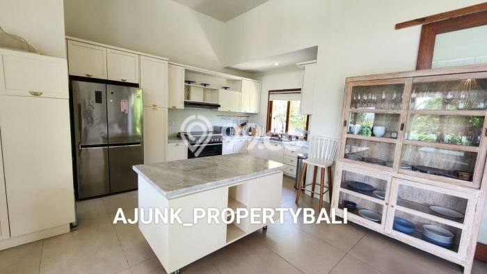 Jual Rumah Mewah Elegan Dengan View Eksklusif di Canggu, Badung Jual Rumah Mewah Elegan Dengan View Eksklusif di Canggu, Badung