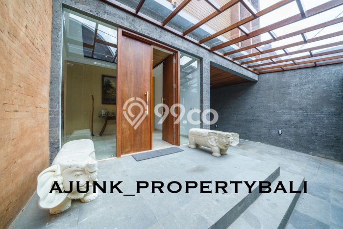 Dijual Rumah Luas Megah Dengan View Cantik di Kerobokan, Badung Dijual Rumah Luas Megah Dengan View Cantik di Kerobokan, Badung