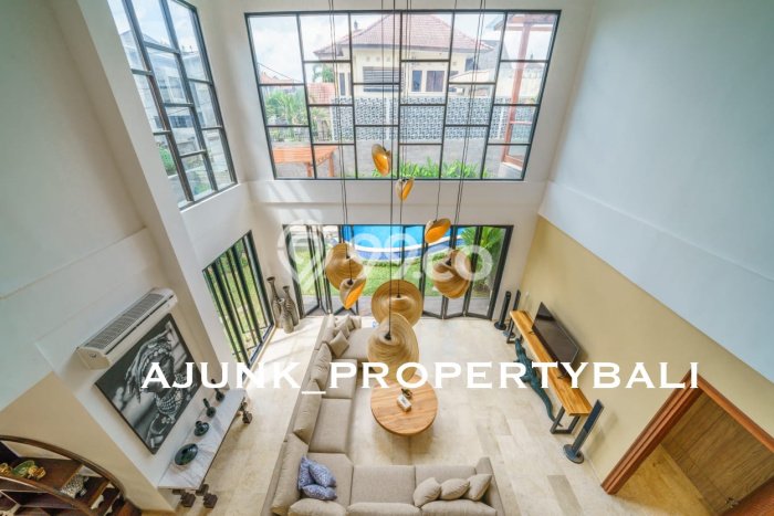 Dijual Rumah Luas Megah Dengan View Cantik di Kerobokan, Badung Dijual Rumah Luas Megah Dengan View Cantik di Kerobokan, Badung