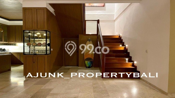 Dijual Rumah Luas Megah Dengan View Cantik di Kerobokan, Badung Dijual Rumah Luas Megah Dengan View Cantik di Kerobokan, Badung
