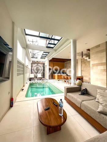 Rumah Elit LB 179m2 Siap Pakai Desain Elegan di Seminyak, Badung Rumah Elit LB 179m2 Siap Pakai Desain Elegan di Seminyak, Badung