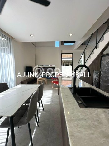 For Sale! Premium House LT 136m2 Desain Elegan di Kerobokan For Sale! Premium House LT 136m2 Desain Elegan di Kerobokan