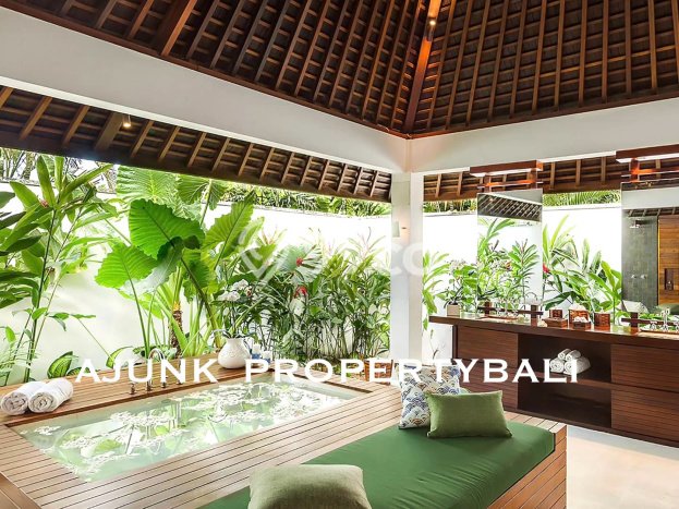 Hunian Mewah LB 1500m2 Siap Huni Desain Elegan di Canggu, Badung Hunian Mewah LB 1500m2 Siap Huni Desain Elegan di Canggu, Badung