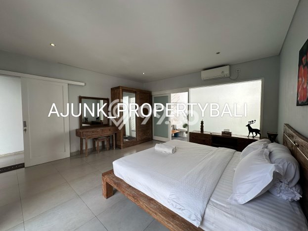 Jual Rumah Mewah Elegan Dengan View Cantik di Umalas, Badung Jual Rumah Mewah Elegan Dengan View Cantik di Umalas, Badung