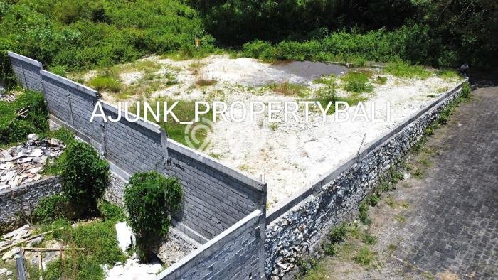 Tanah Dijual Lokasi Strategis di Badung dengan Luas 300m2 Tanah Dijual Lokasi Strategis di Badung dengan Luas 300m2