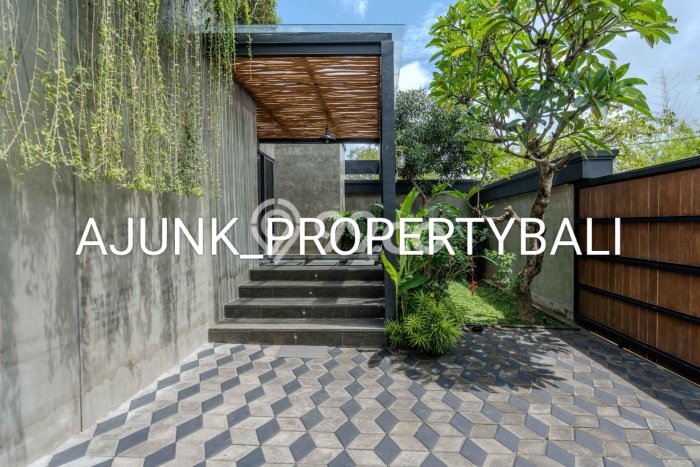 Bisnis Menjanjikan! Vila di , Ukuran 325m2m², Posisi Premium Bisnis Menjanjikan! Vila di , Ukuran 325m2m², Posisi Premium