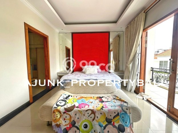 Dijual Segera! Vila di , Luas 302m2m², Lokasi Strategis akses ke berbagai kebutuhan Dijual Segera! Vila di , Luas 302m2m², Lokasi Strategis akses ke berbagai kebutuhan