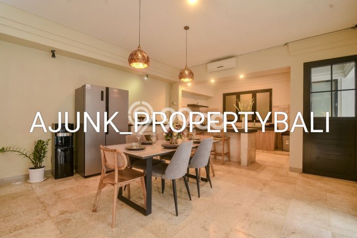 Bisnis Potensial! Vila Kawasan , Area 300m2m², Posisi Premium Bisnis Potensial! Vila Kawasan , Area 300m2m², Posisi Premium