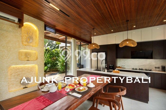 Dijual! Vila Kawasan , Luas 300m2m², Posisi Strategis Dijual! Vila Kawasan , Luas 300m2m², Posisi Strategis