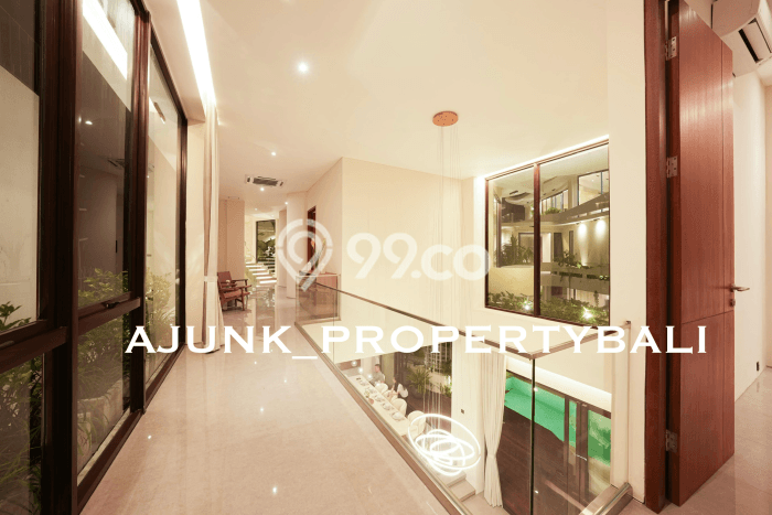 Ready to Use! Premium House LT 315m2 Desain Elegan di Dewi Sri Ready to Use! Premium House LT 315m2 Desain Elegan di Dewi Sri