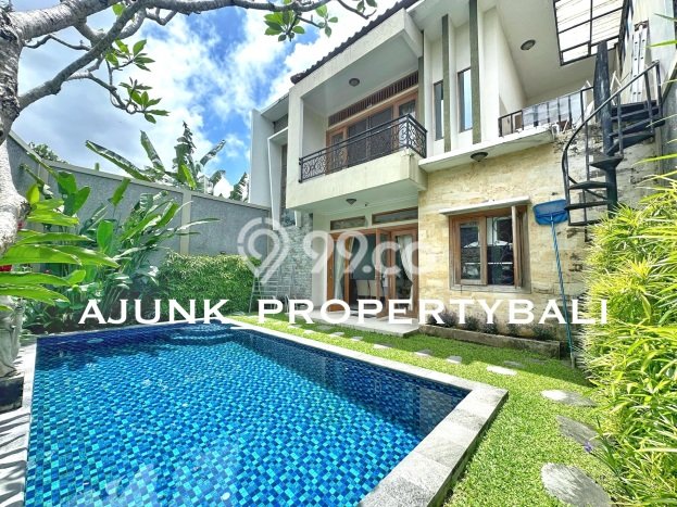 Dijual Segera! Vila di , Luas 302m2m², Lokasi Strategis akses ke berbagai kebutuhan Dijual Segera! Vila di , Luas 302m2m², Lokasi Strategis akses ke berbagai kebutuhan