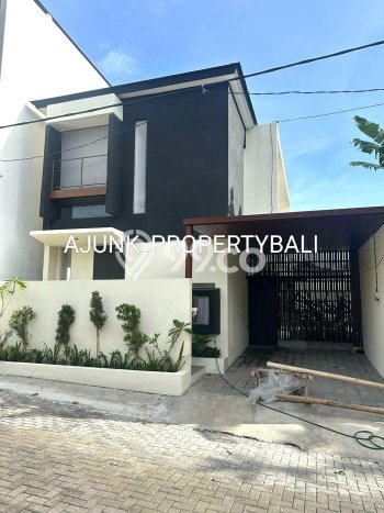 For Sale! Premium House LT 136m2 Desain Elegan di Kerobokan For Sale! Premium House LT 136m2 Desain Elegan di Kerobokan