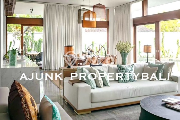 Rumah Elit LB 500m2 Siap Huni Desain Elegan di Canggu, Badung Rumah Elit LB 500m2 Siap Huni Desain Elegan di Canggu, Badung